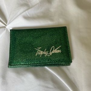 Trophy Queen mini wallet